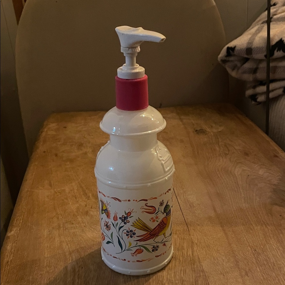 Vintage Avon glass lotion bottle (empty and clean) with pump